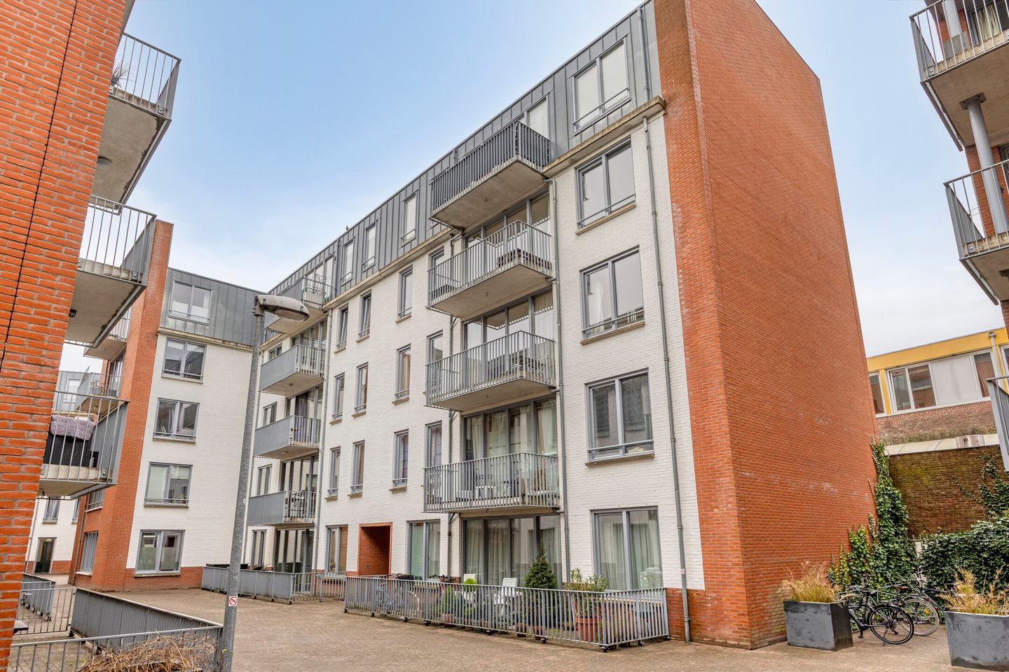 Photo 1 of Stratumsedijk 23-39