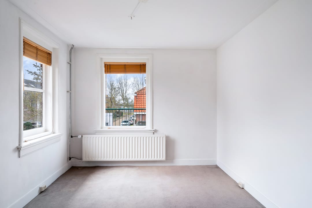 Spacious semi-detached property with residential and commercial potential in Pijnacker center — 26