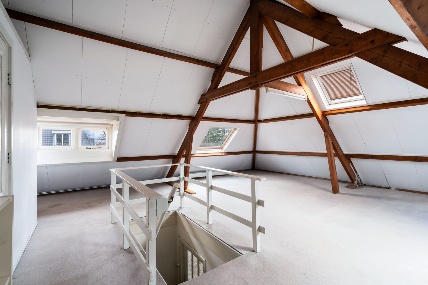 Spacious semi-detached property with residential and commercial potential in Pijnacker center — 28