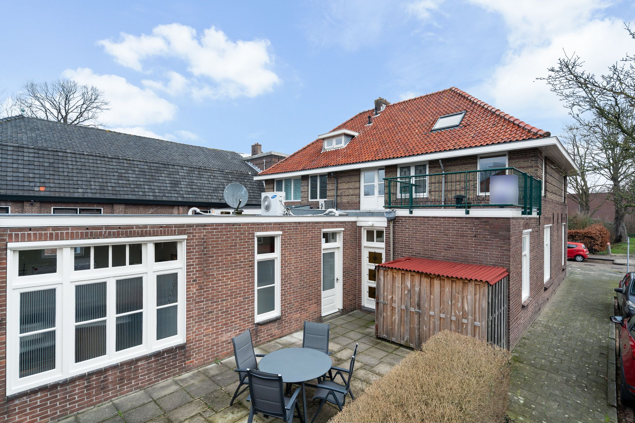 Spacious semi-detached property with residential and commercial potential in Pijnacker center — 37