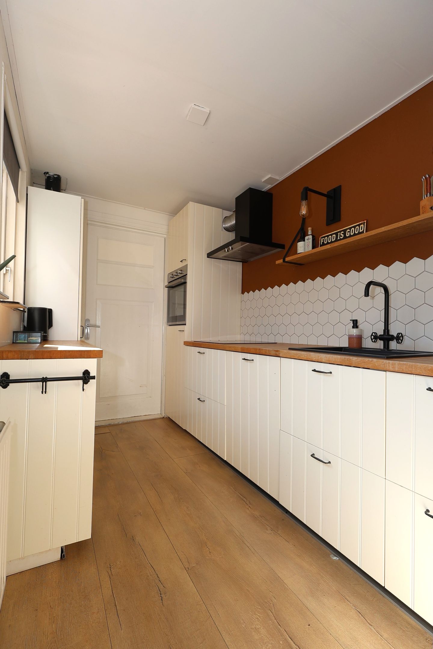 Photo 10 of Monnikstraat 13