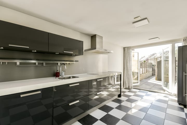 Photo 3 of Lorentzstraat 8