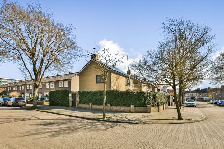 Photo 4 of Lorentzstraat 8