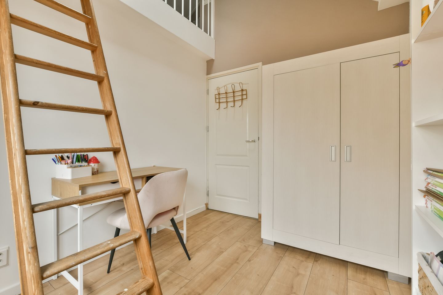 Foto 25 van Lorentzstraat 8