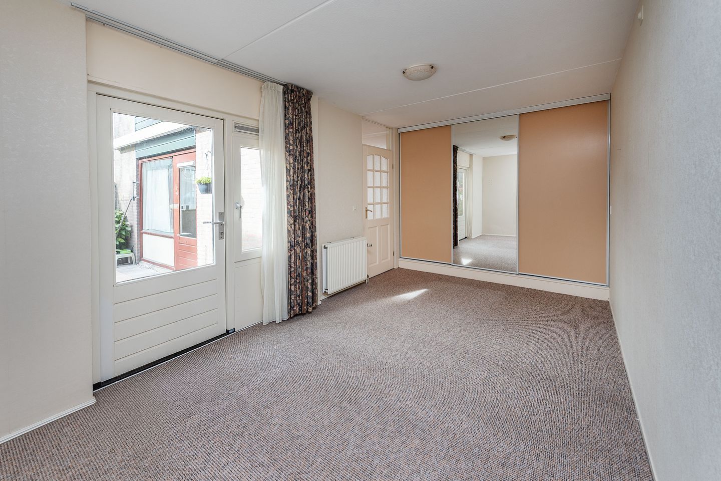 Foto 10 van Julianalaan 1