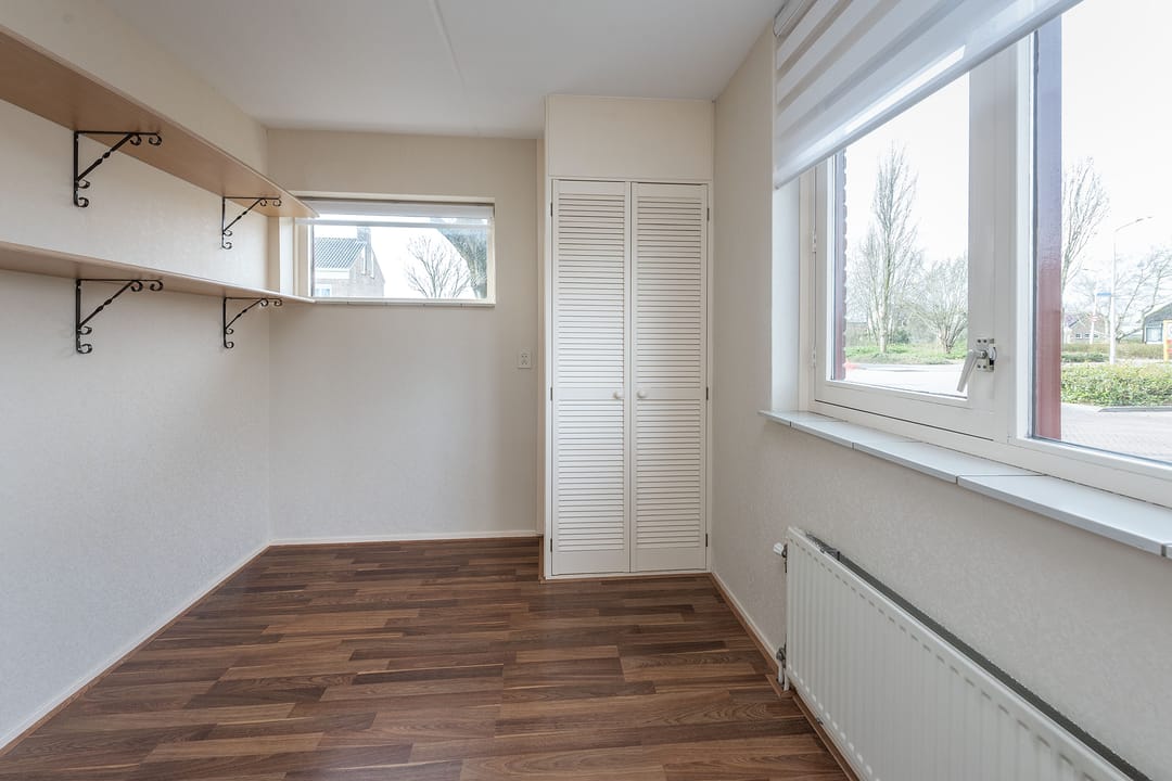 Foto 11 van Julianalaan 1