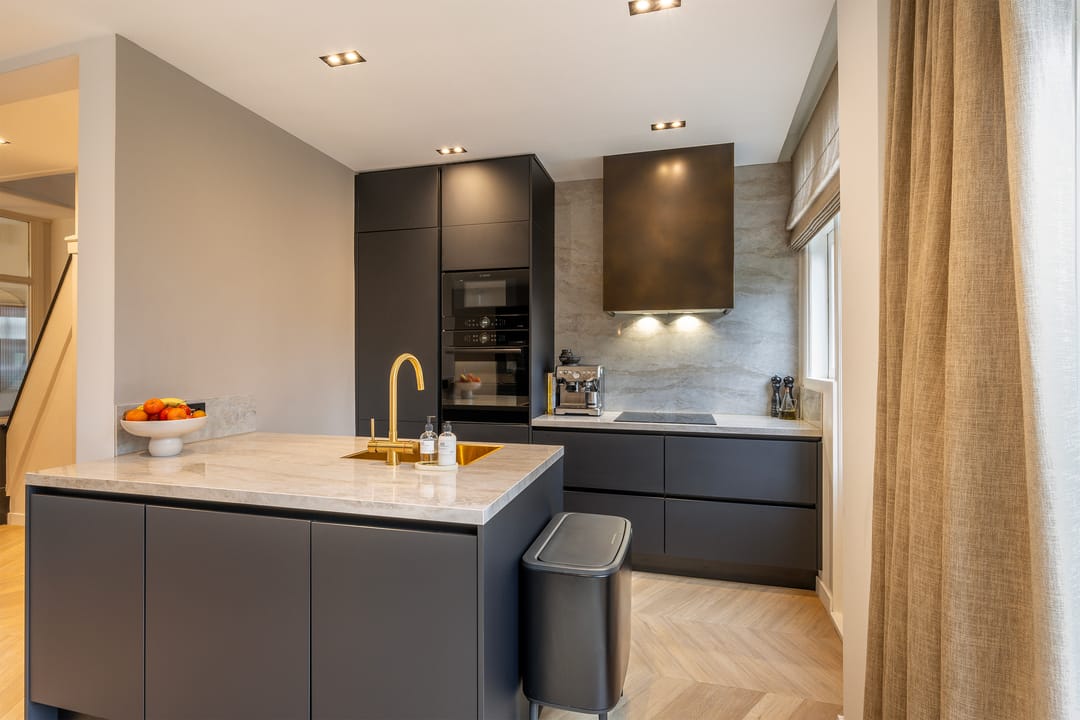 Photo 2 of Van Ostadelaan 6