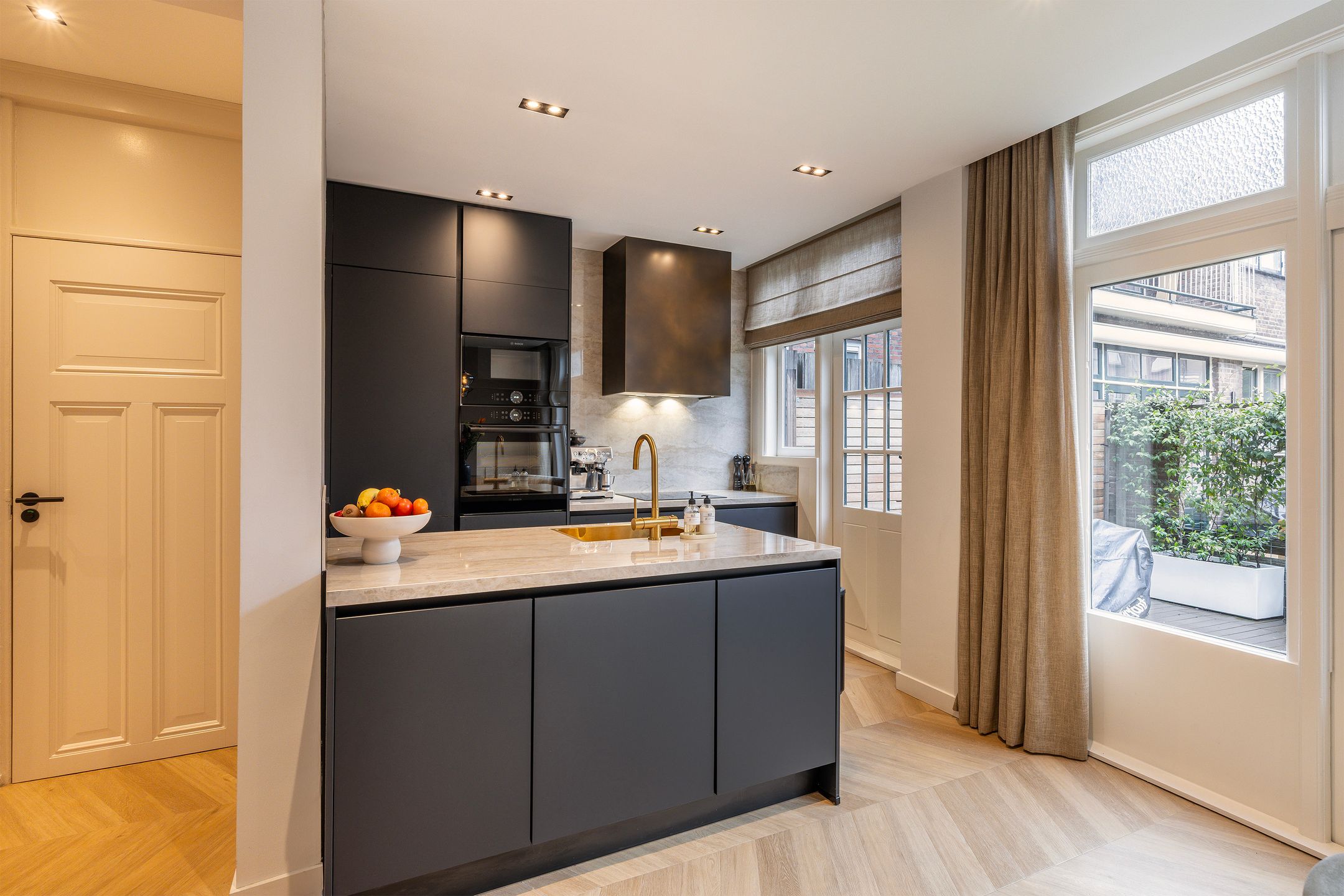 Photo 6 of Van Ostadelaan 6