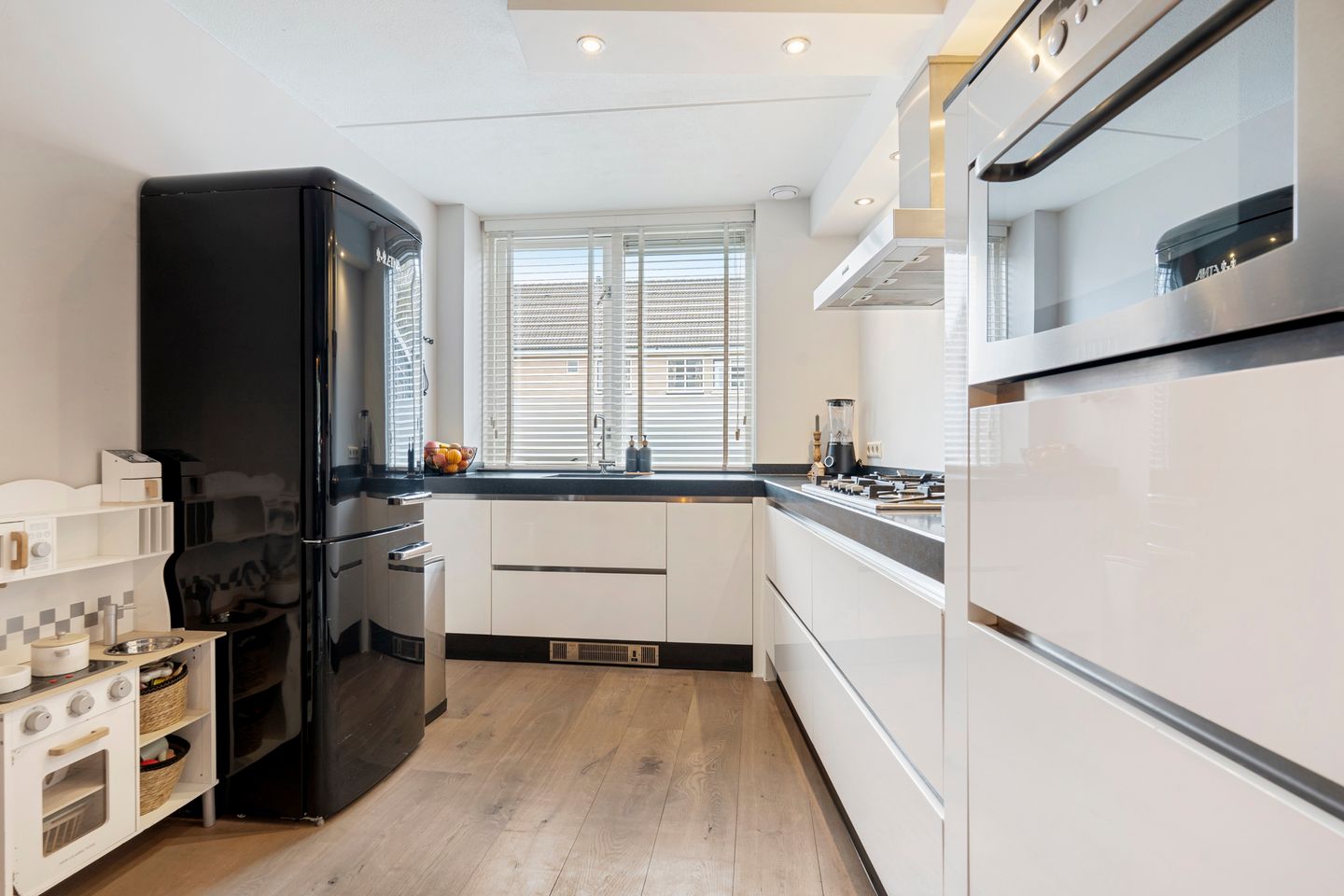 Photo 14 of Dr. A. Kuyperstraat 5