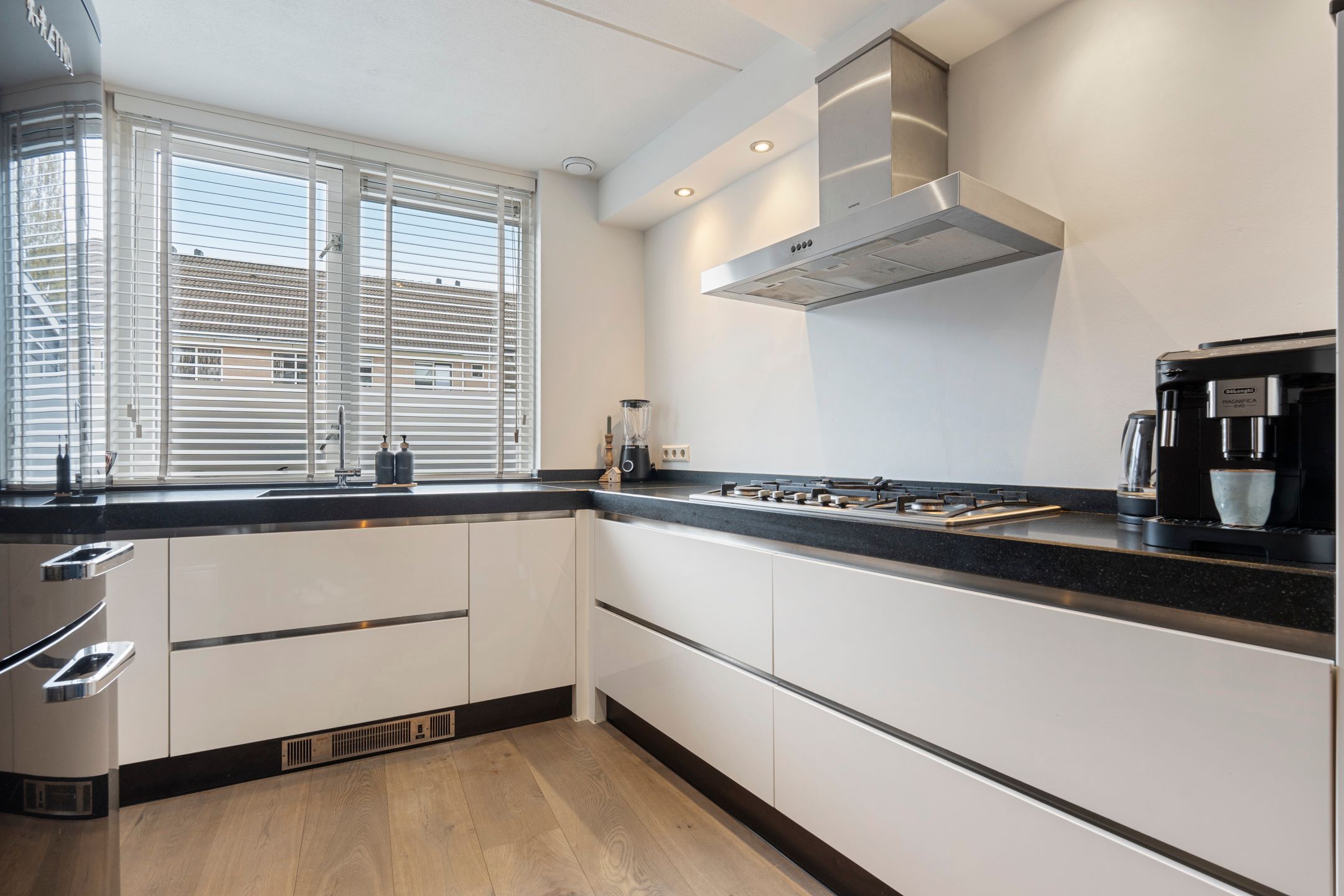 Photo 15 of Dr. A. Kuyperstraat 5