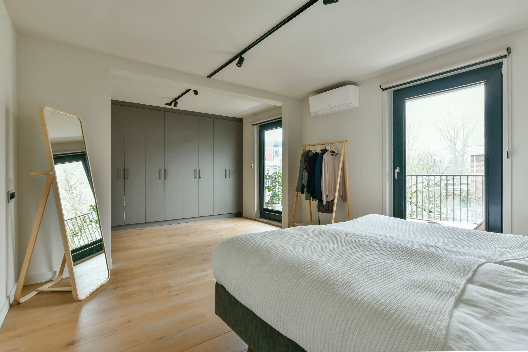 Modern corner house in Amsterdam South with garden on the south — 20