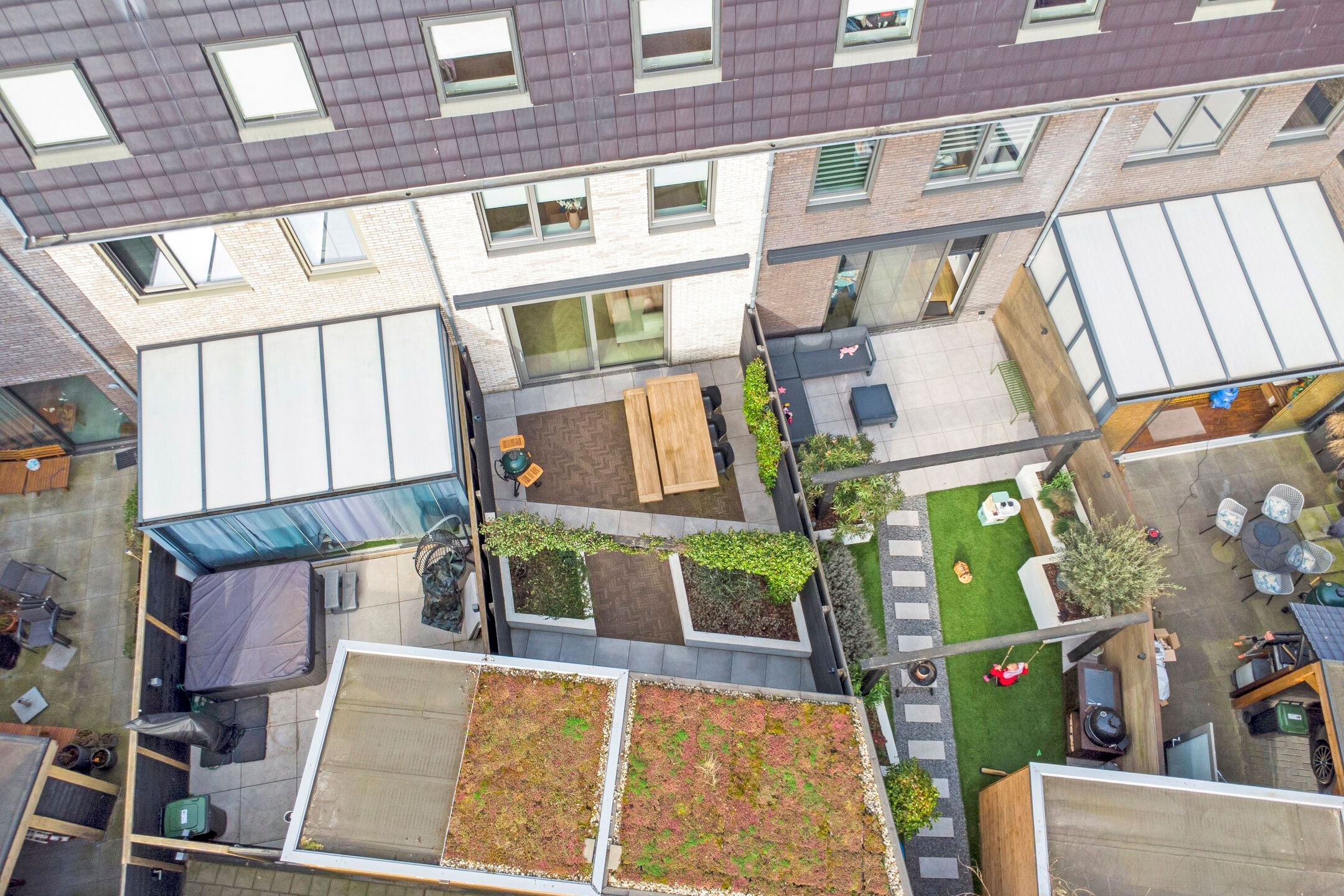 Modern move-in ready townhouse with luxury finish and private parking — 51