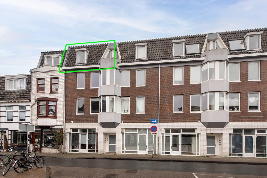 Light 3-Room Apartment with West Balcony in Haarlem Frans Halsbuurt — 12