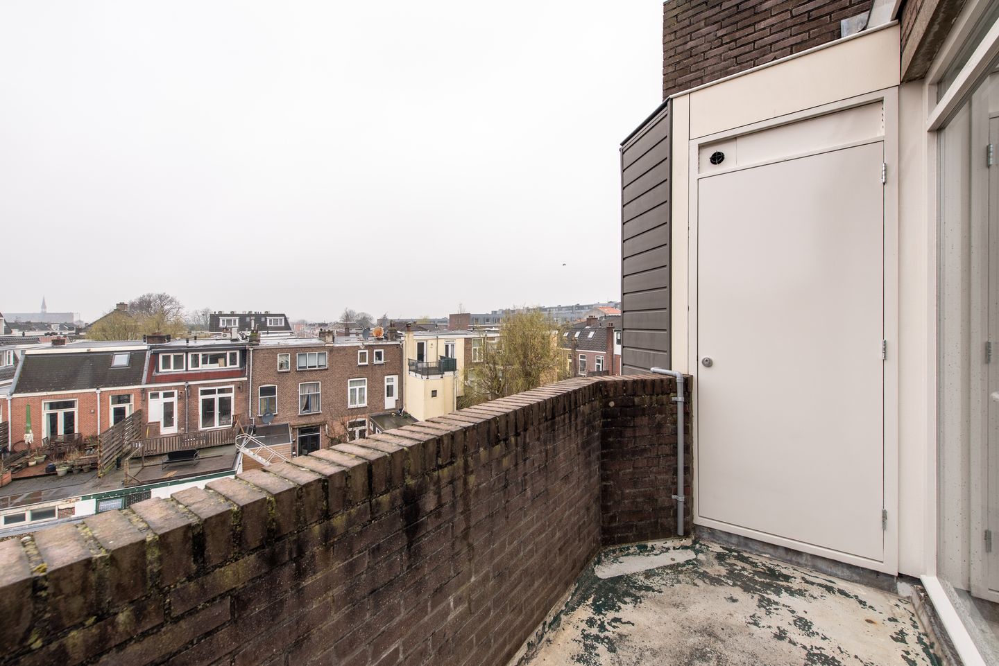 Light 3-Room Apartment with West Balcony in Haarlem Frans Halsbuurt — 23