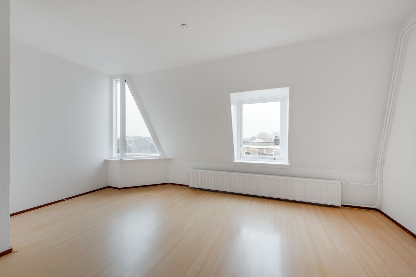 Light 3-Room Apartment with West Balcony in Haarlem Frans Halsbuurt — 13