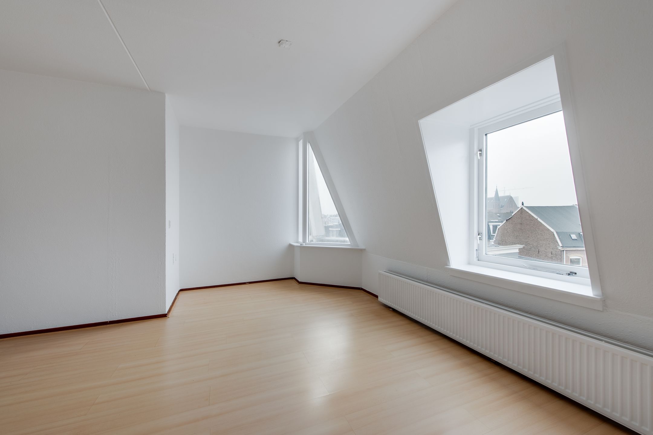 Light 3-Room Apartment with West Balcony in Haarlem Frans Halsbuurt — 14