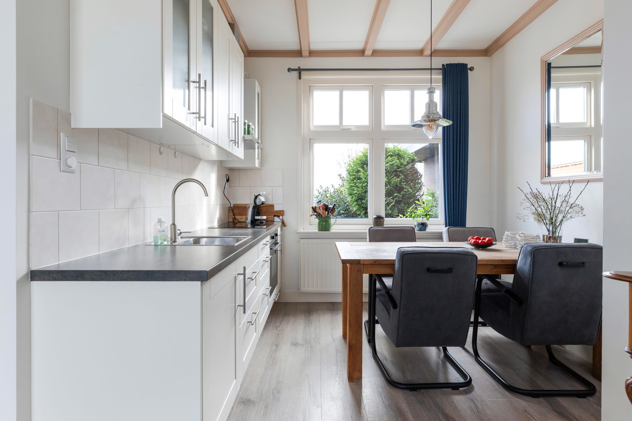 Photo 15 of Roemer 8