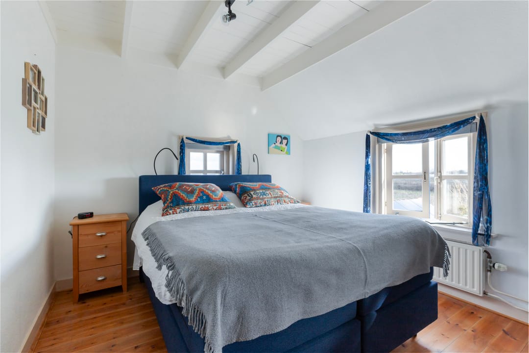 Photo 22 of Roemer 8