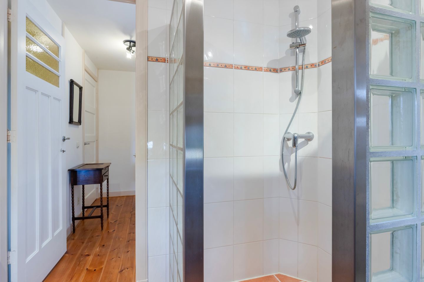 Photo 29 of Roemer 8