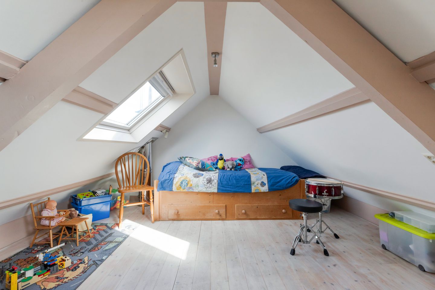 Photo 34 of Roemer 8