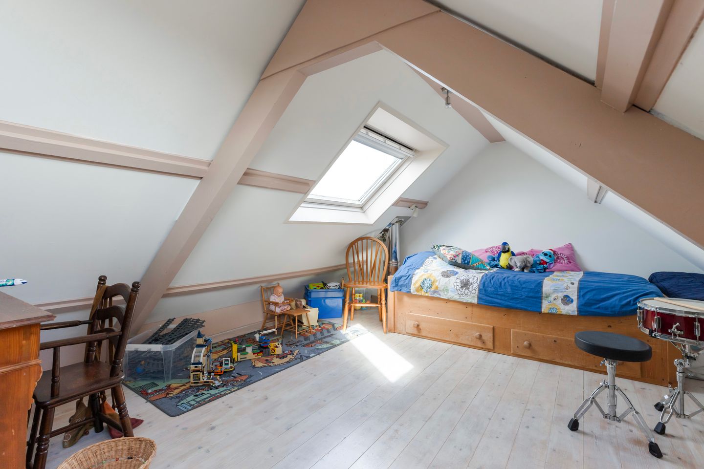 Photo 35 of Roemer 8