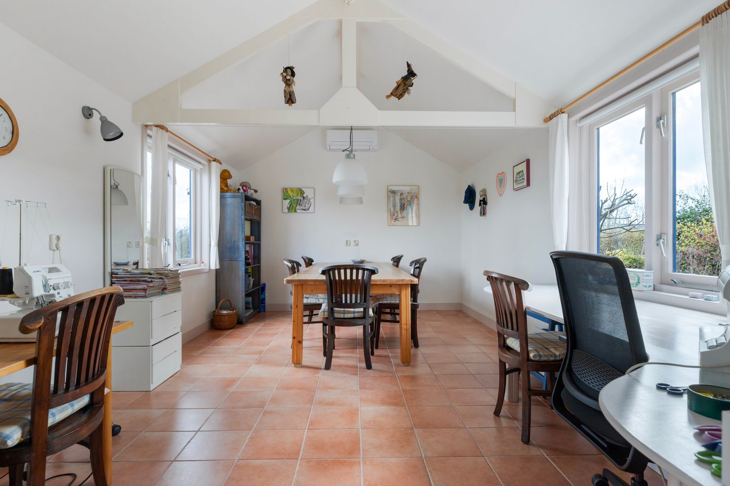 Photo 44 of Roemer 8