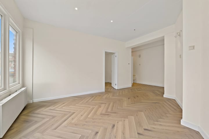 Photo 3 of Van der Wyckstraat 10-A