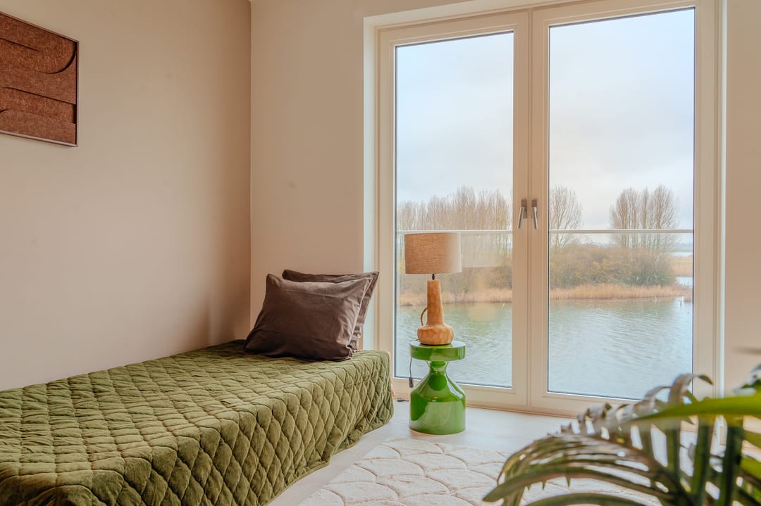 Luxury apartment with spectacular water views in Nesselande — 20