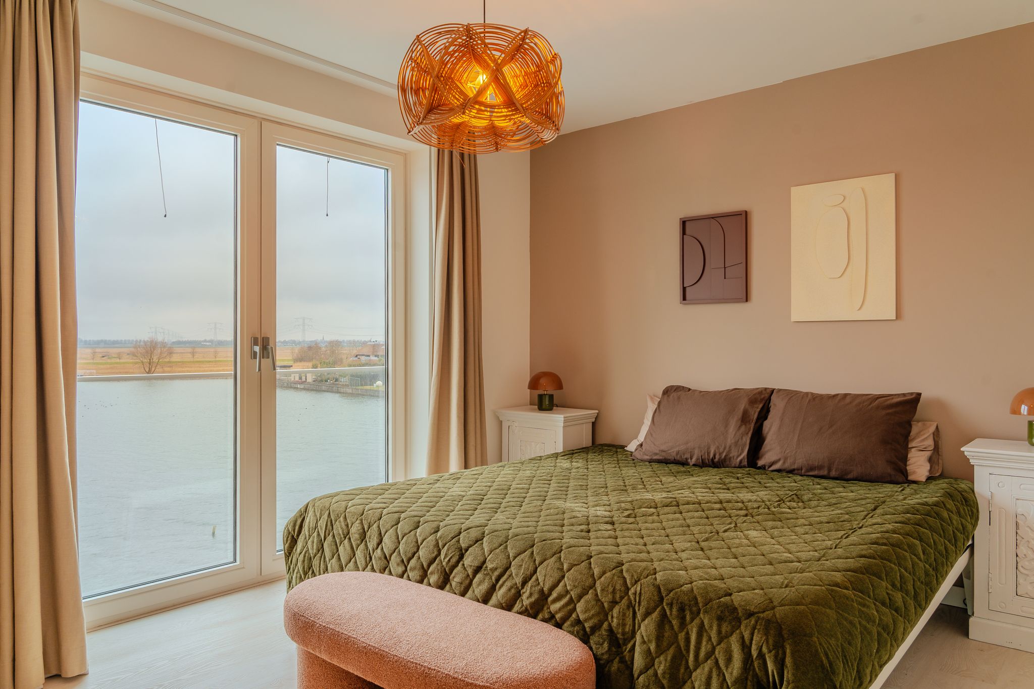 Luxury apartment with spectacular water views in Nesselande — 24