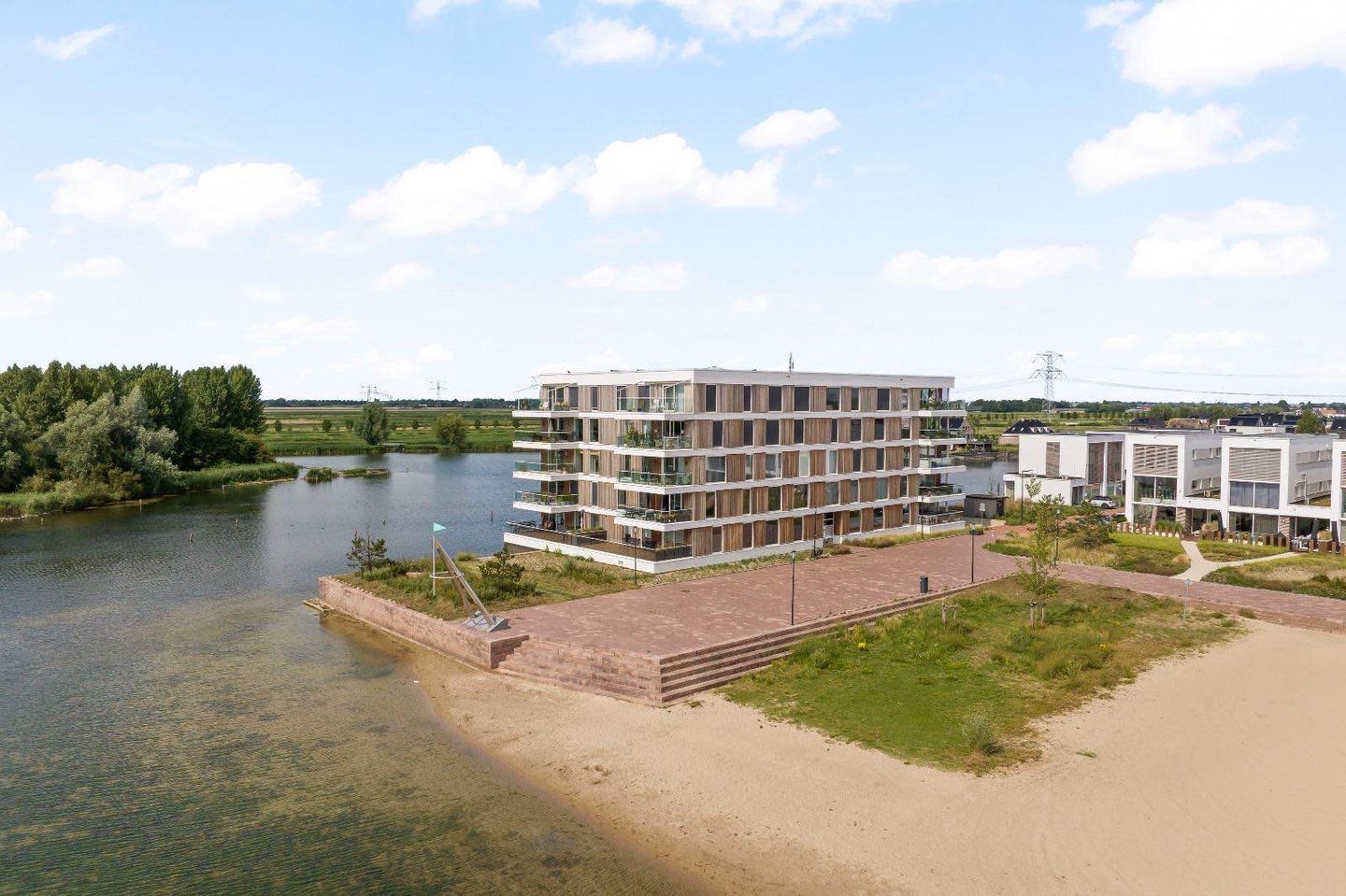 Luxury apartment with spectacular water views in Nesselande — 43