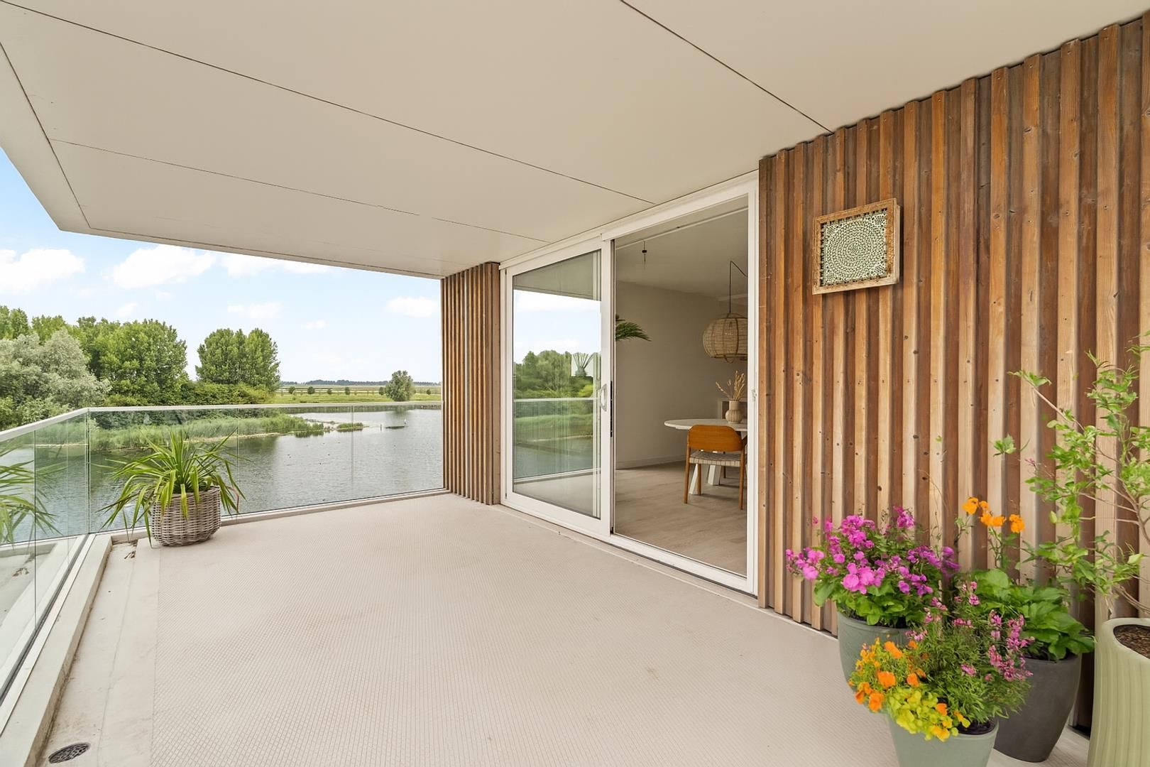 Luxury apartment with spectacular water views in Nesselande — 46