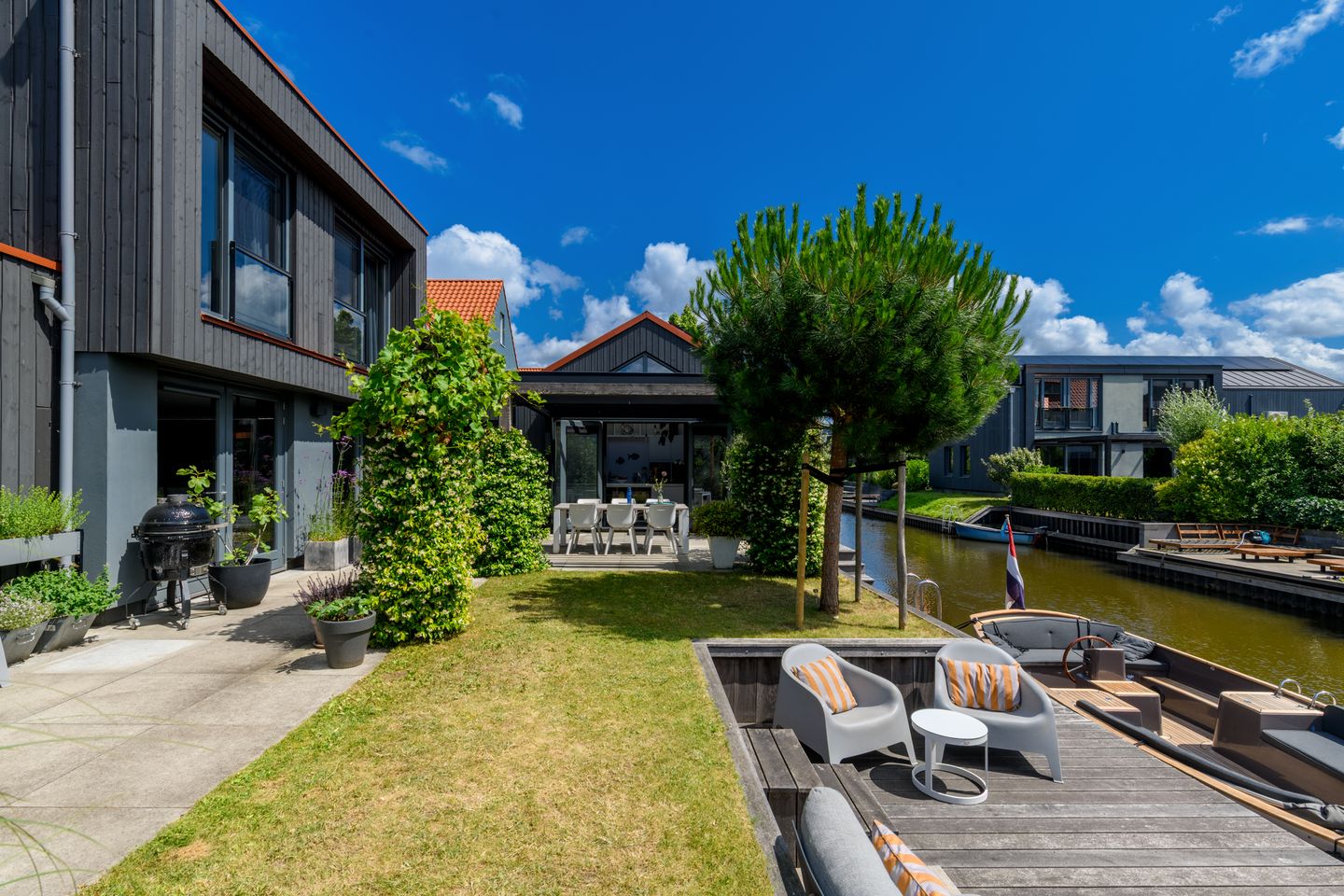 Modern Waterfront Villa with Private Mooring in Muiden — 13