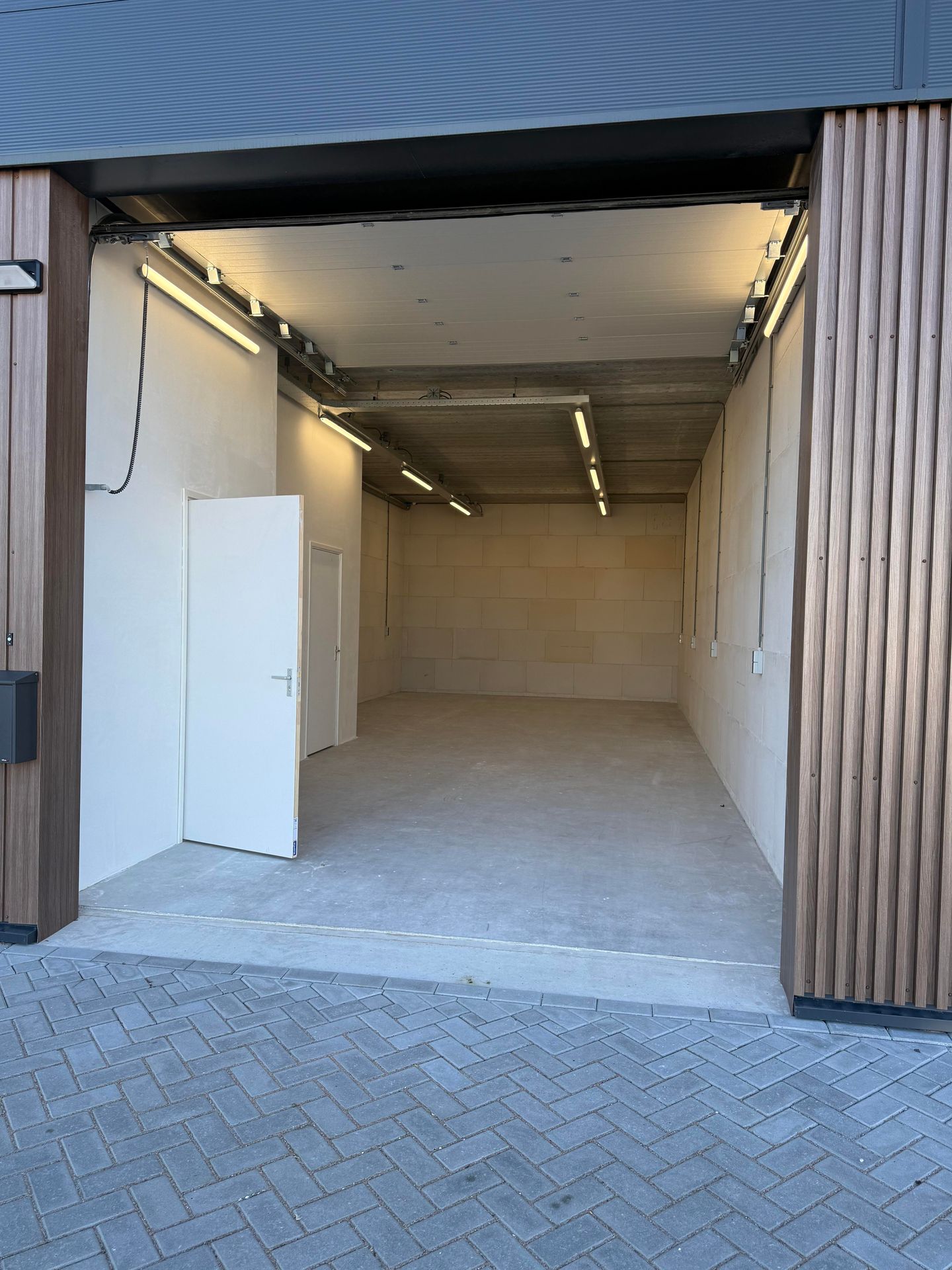 View photo 2 of Chemieweg 255