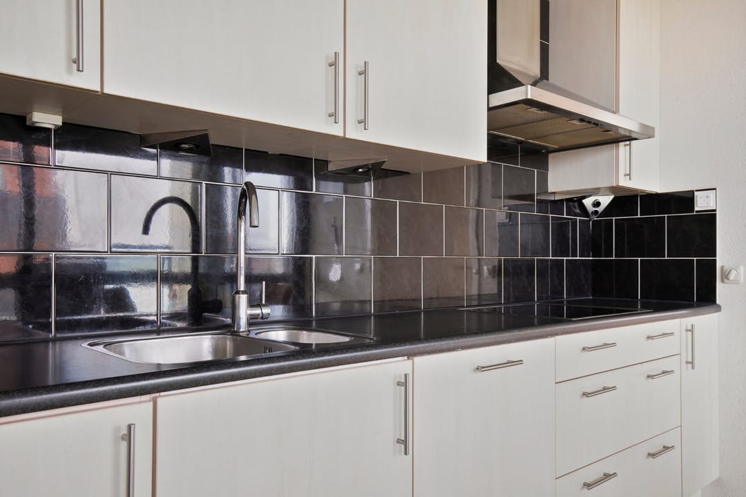 Spacious 4-Room Apartment with Water View in Almere Eilandenbuurt — 17