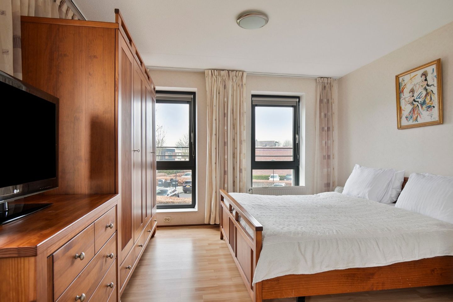 Spacious 4-Room Apartment with Water View in Almere Eilandenbuurt — 19
