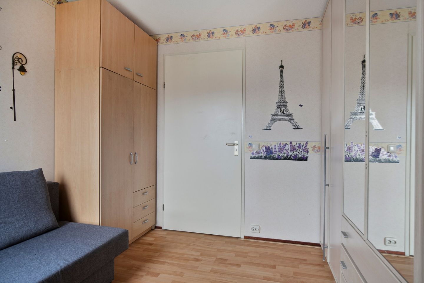 Spacious 4-Room Apartment with Water View in Almere Eilandenbuurt — 25