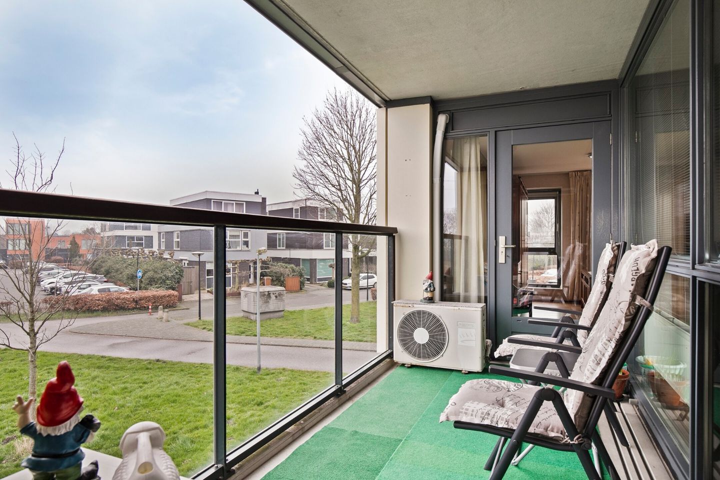 Spacious 4-Room Apartment with Water View in Almere Eilandenbuurt — 29