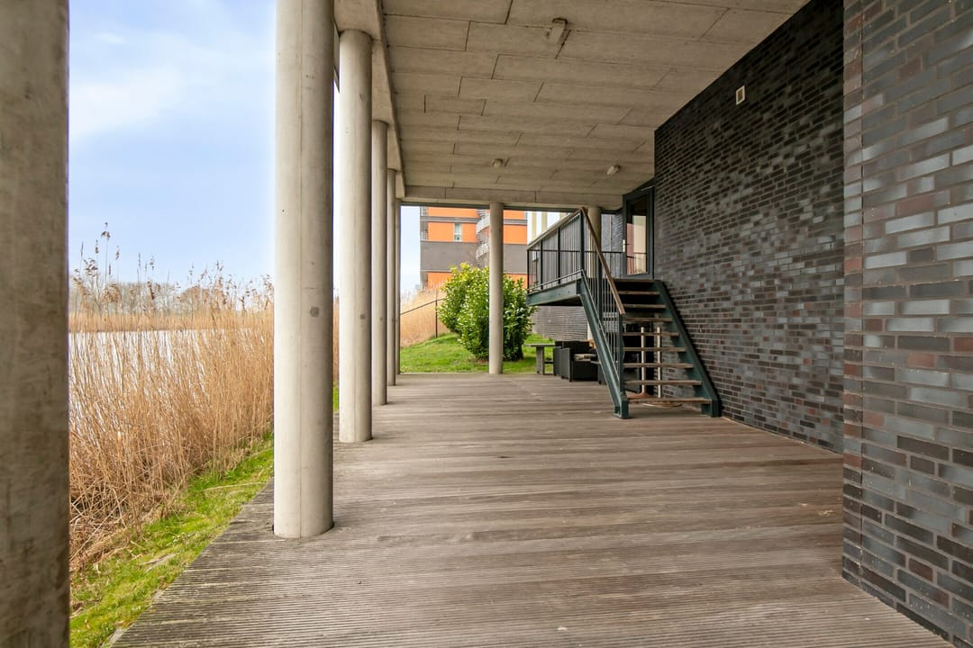 Spacious 4-Room Apartment with Water View in Almere Eilandenbuurt — 31