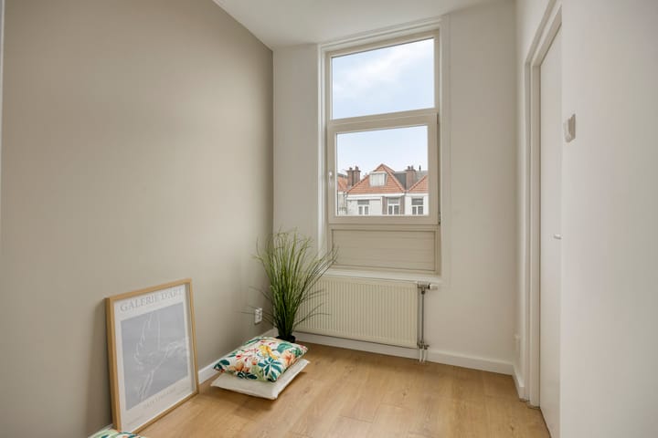 Photo 3 of Van Merlenstraat 29-C