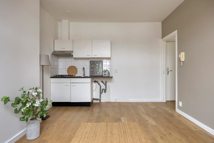 Photo 2 of Van Merlenstraat 29-C