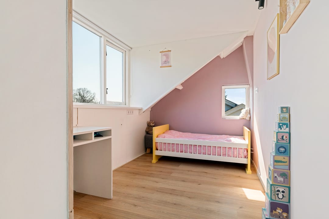 Spacious Extended and Insulated Family Home on a Prime Location — 22