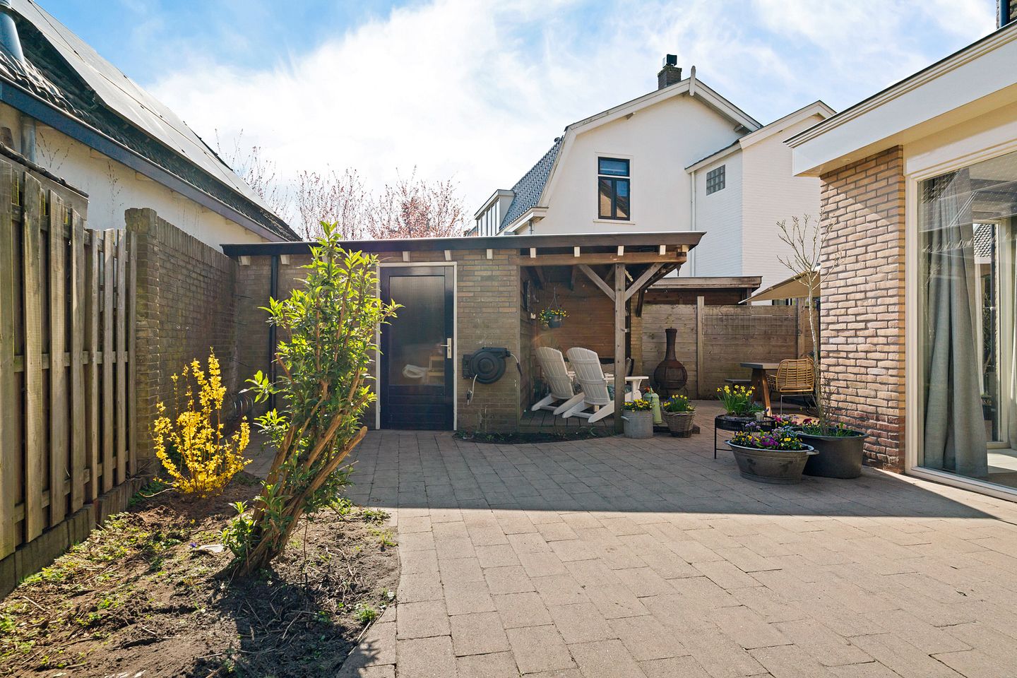 Spacious Extended and Insulated Family Home on a Prime Location — 25