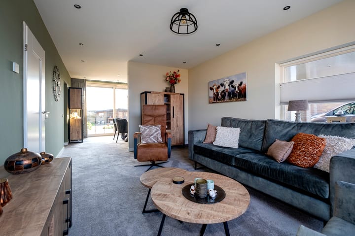 Photo 3 of Lieving 17-B