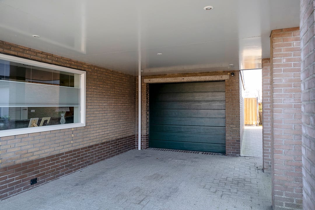 Photo 32 of Lieving 17-B