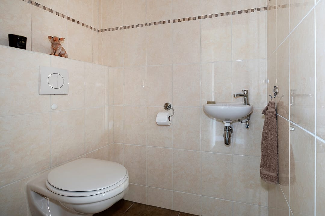 Photo 17 of Lieving 17-B