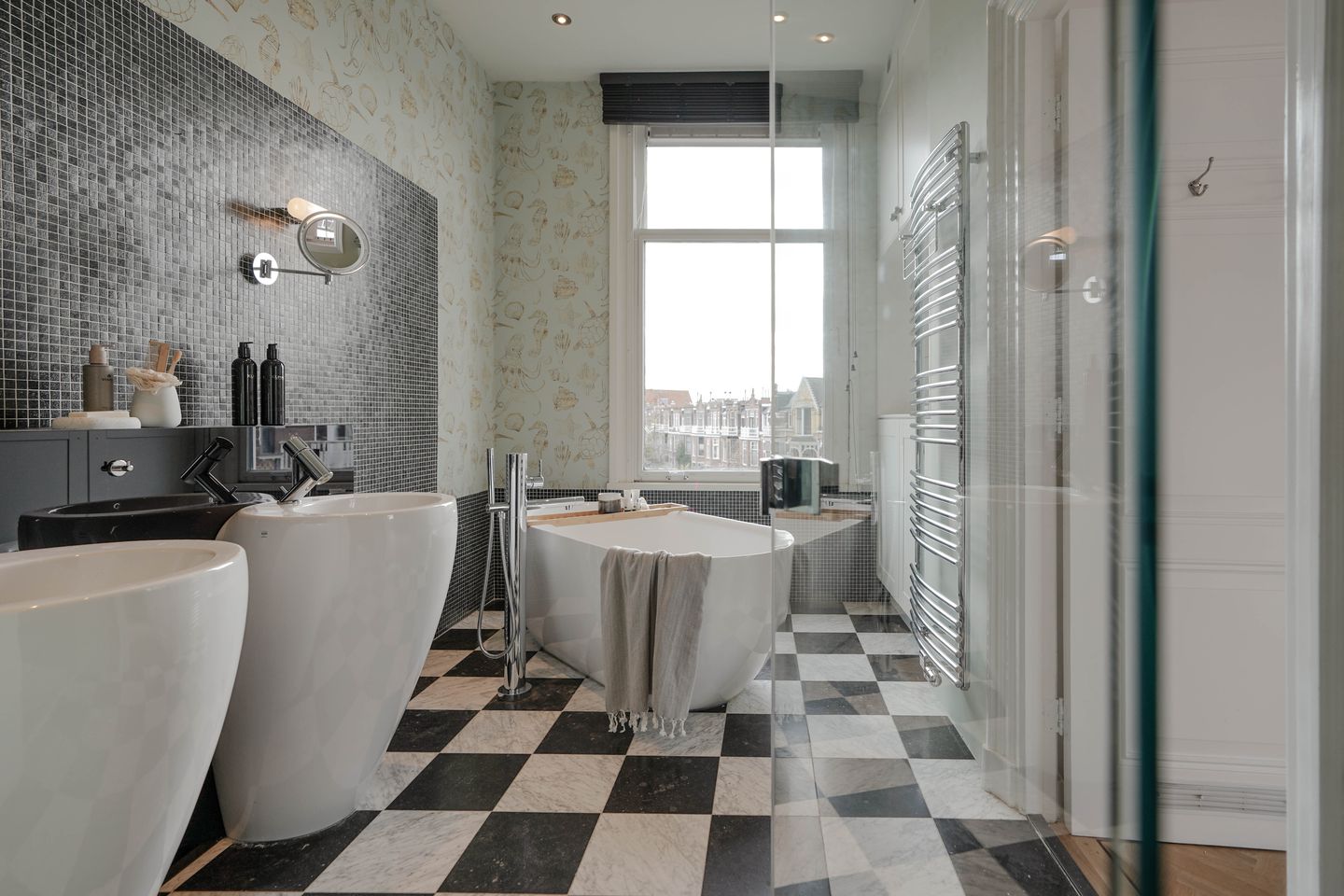 Exceptionally Renovated Corner Townhouse in Statenkwartier — 101