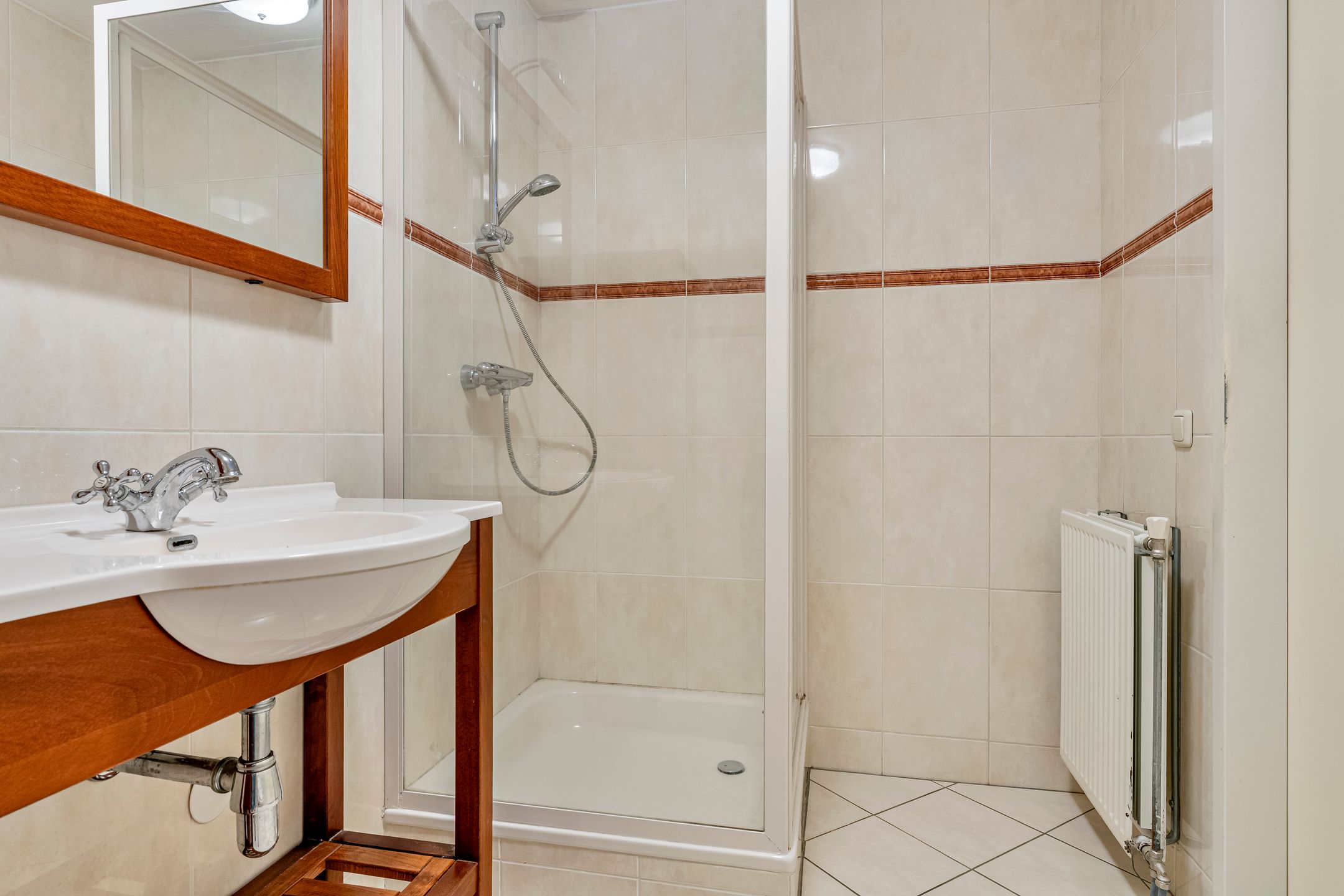 Comfortable Semi-Bungalow with Sunny Patio in Hinthamerpark — 18