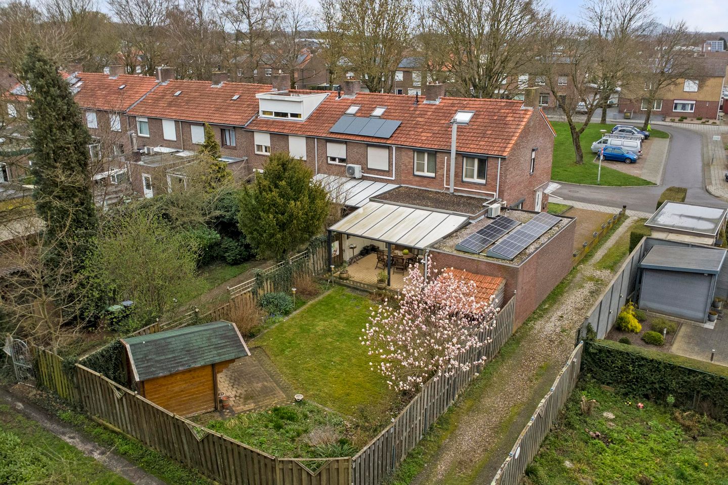 Foto 40 van Beneluxstraat 58