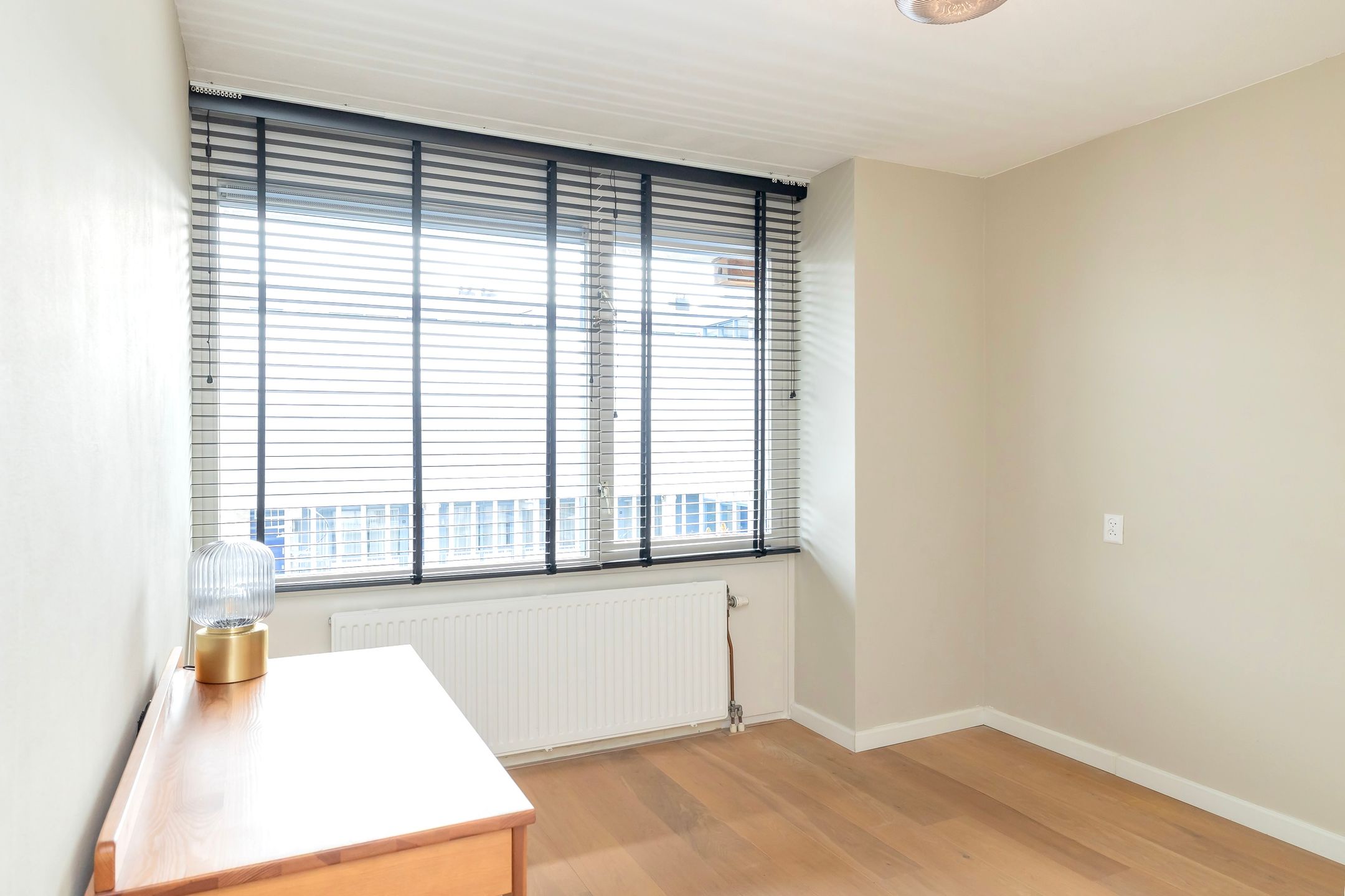 Light and well laid out 3-room apartment with water view in Oud-West — 28