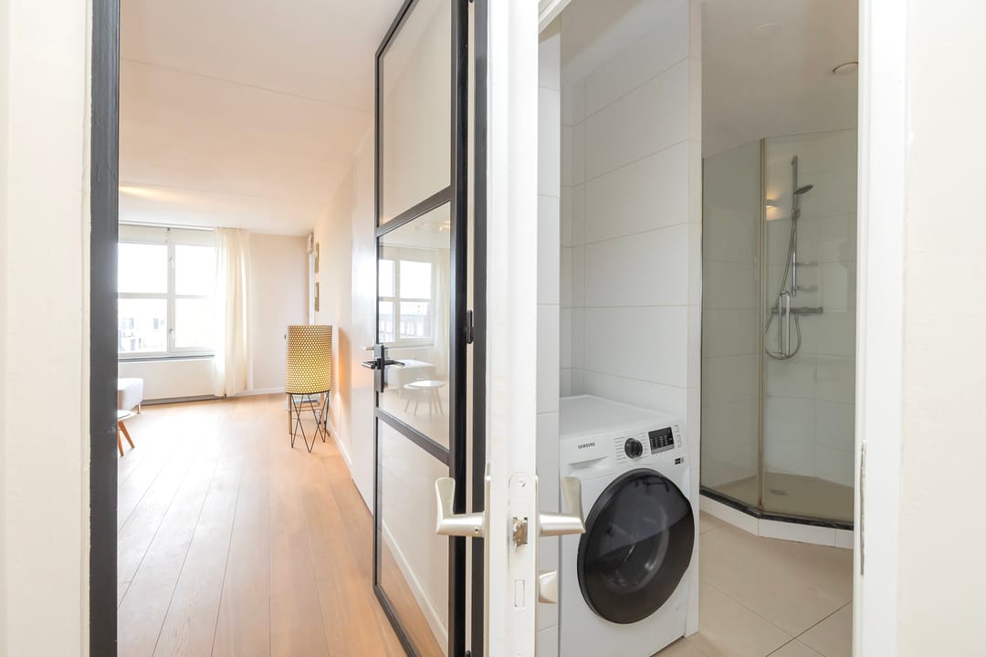 Light and well laid out 3-room apartment with water view in Oud-West — 30